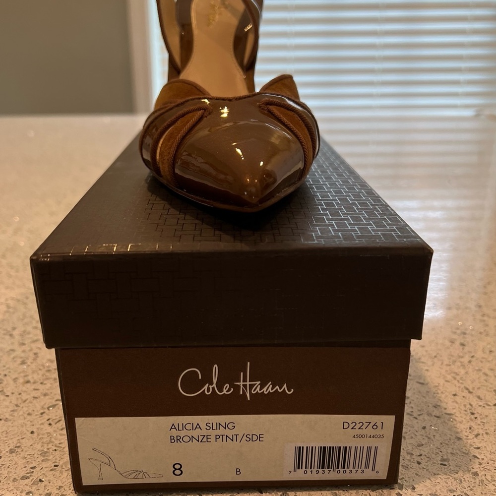 COLE HAAN Heels size 8B. Air Eliana.